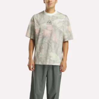 リーボック × MARKET オールオーバープリント Tシャツ